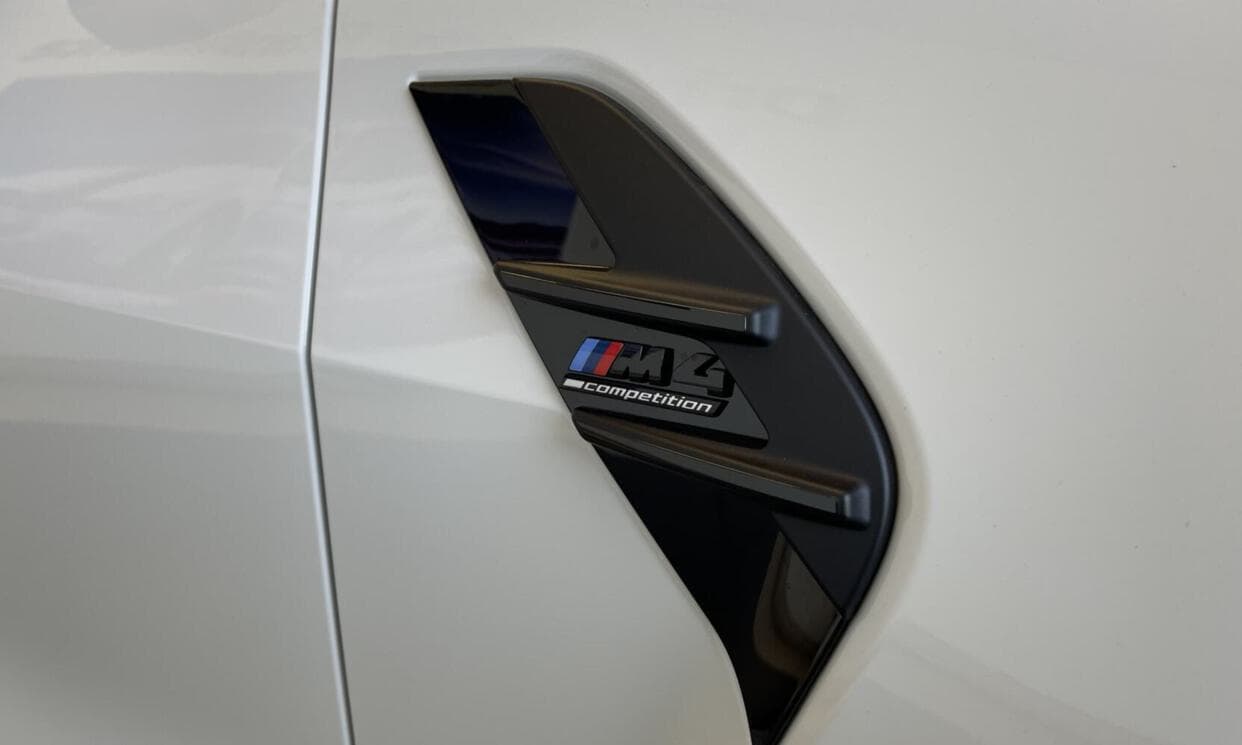 Picture of the car https://ppsphotos.s3.us-west-2.amazonaws.com/bmwM42022_34/image3.jpg