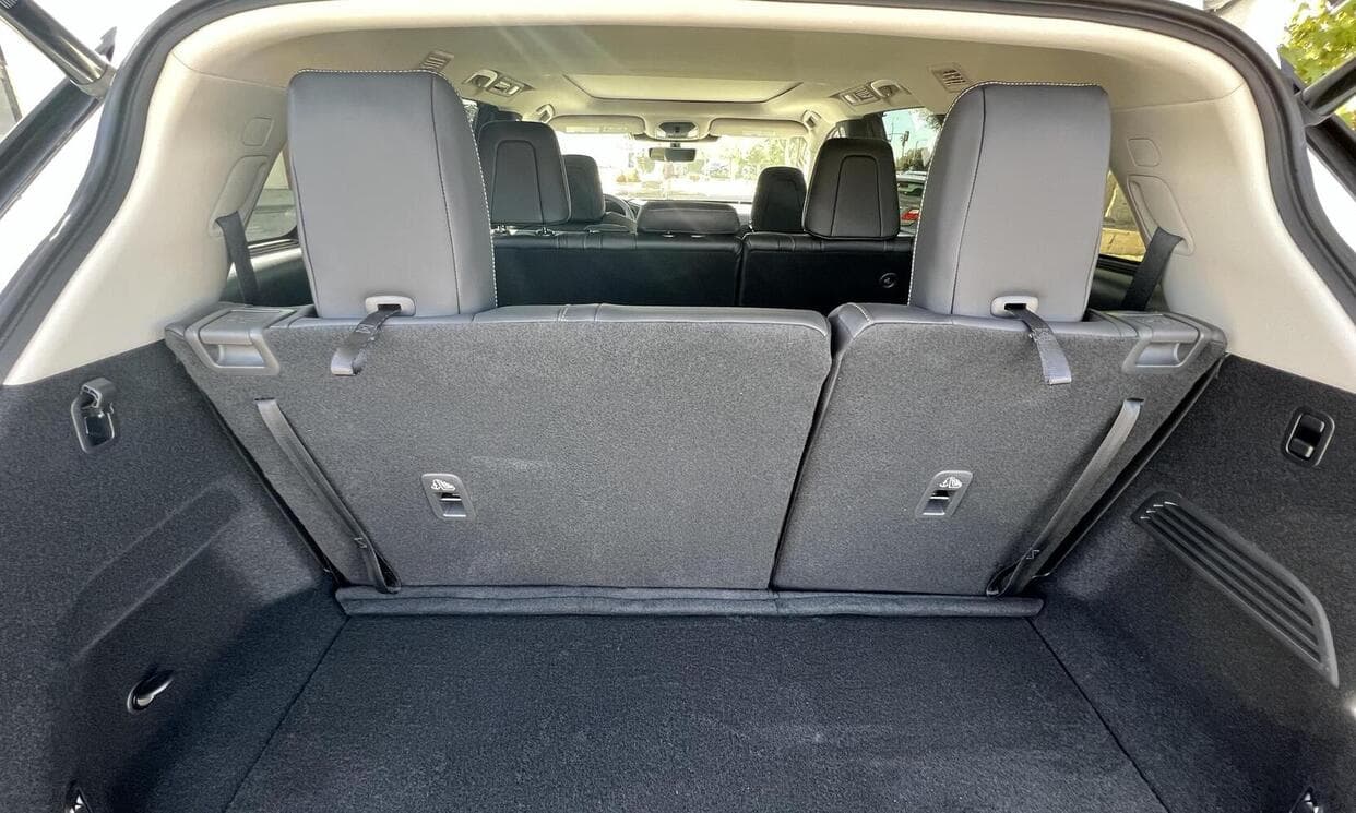 Picture of the car https://ppsphotos.s3.us-west-2.amazonaws.com/infinitiQx602023_32/image10.jpg