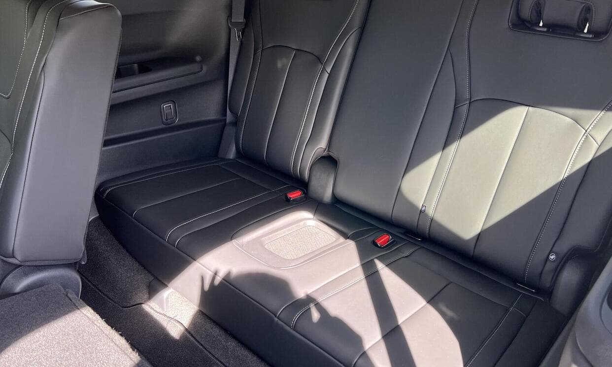 Picture of the car https://ppsphotos.s3.us-west-2.amazonaws.com/infinitiQx602023_32/image3.jpg