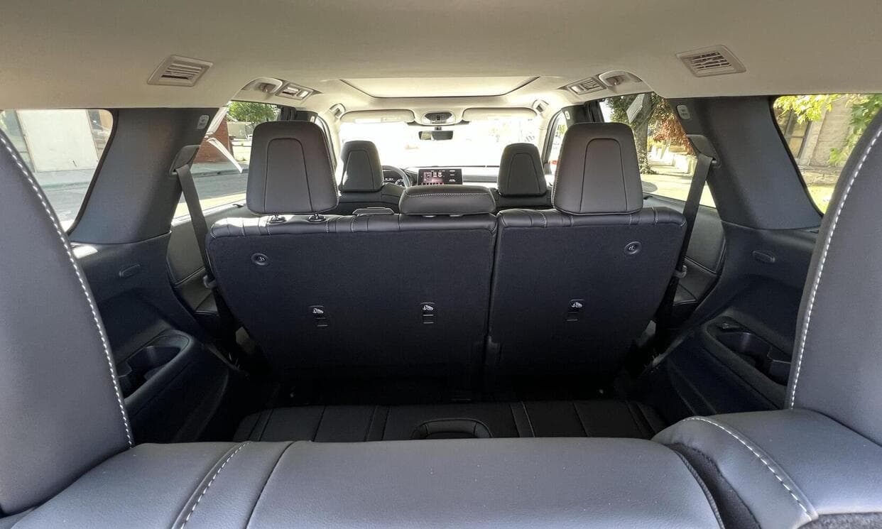 Picture of the car https://ppsphotos.s3.us-west-2.amazonaws.com/infinitiQx602023_32/image4.jpg