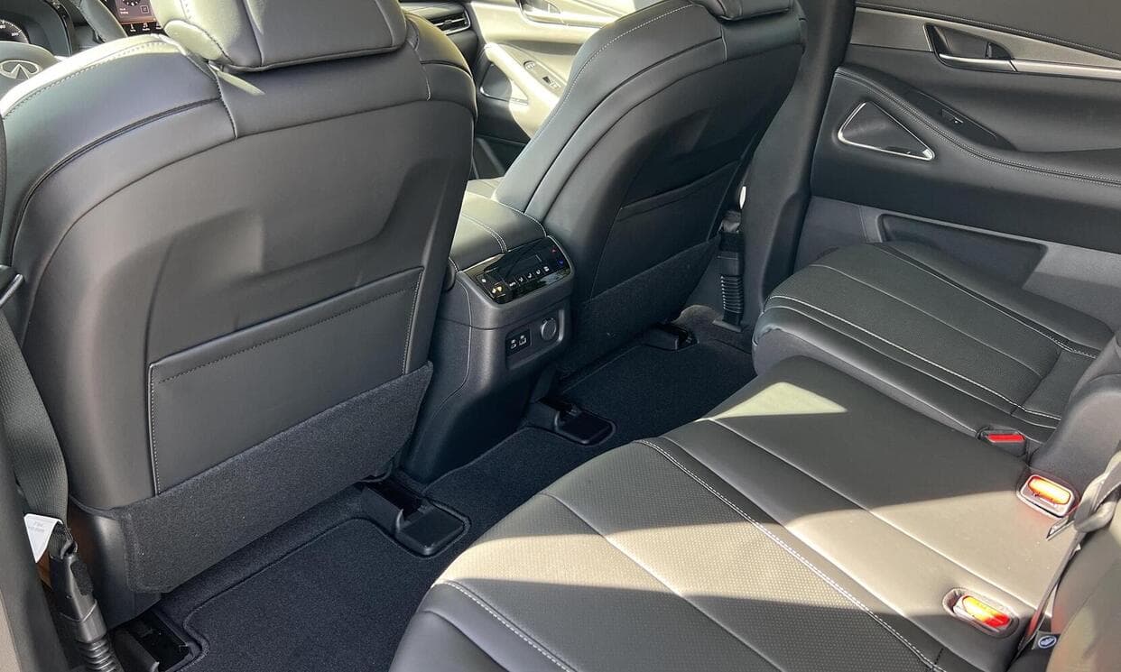 Picture of the car https://ppsphotos.s3.us-west-2.amazonaws.com/infinitiQx602023_32/image7.jpg