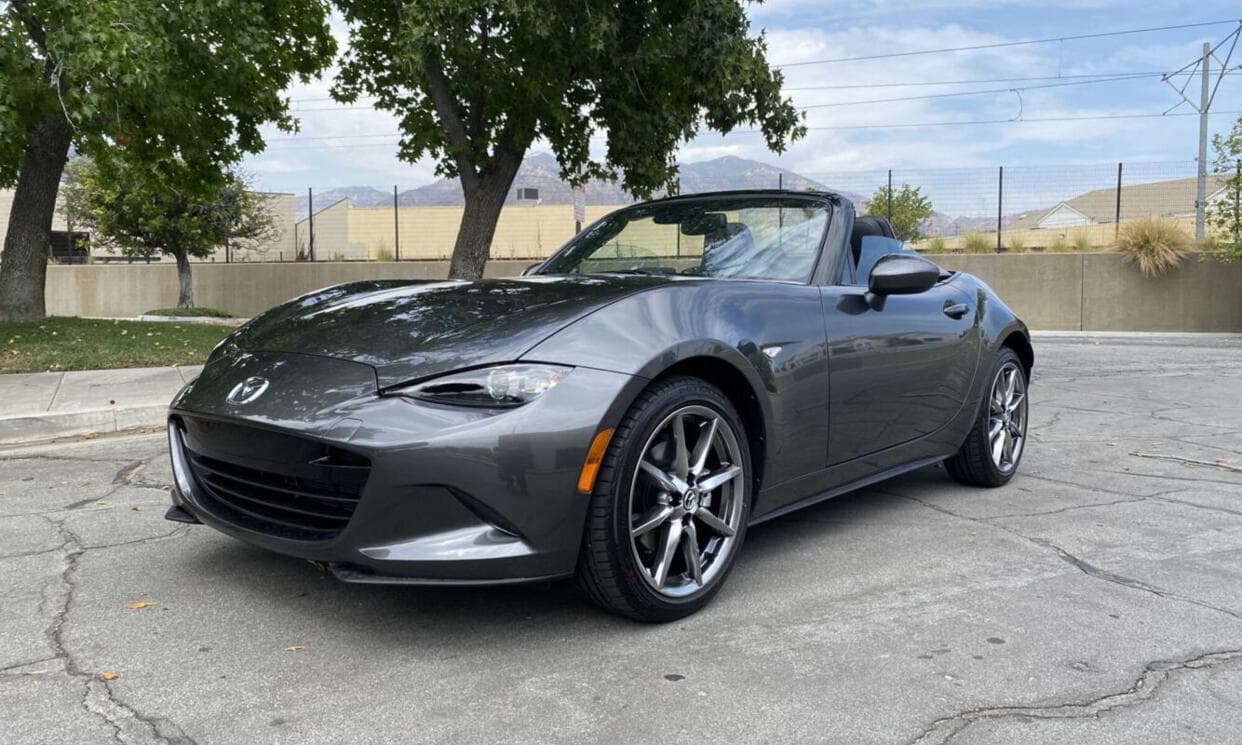 Picture of the car https://ppsphotos.s3.us-west-2.amazonaws.com/mazdaMx5Miata2021_48/image1.jpg