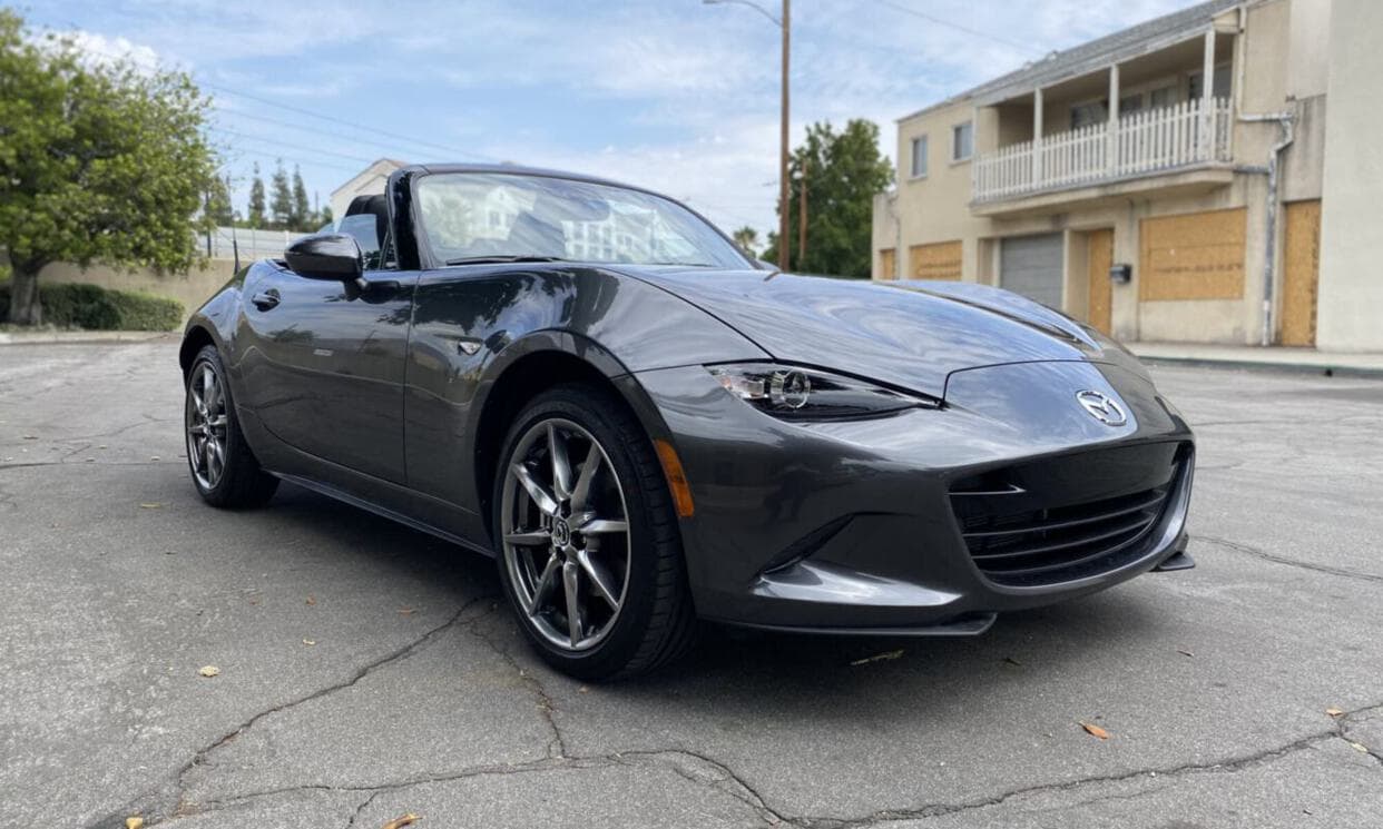 Picture of the car https://ppsphotos.s3.us-west-2.amazonaws.com/mazdaMx5Miata2021_48/image3.jpg