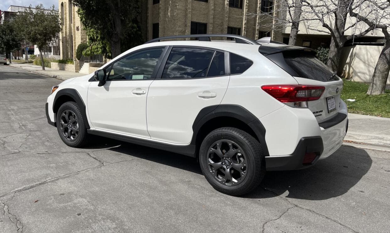 Picture of the car https://ppsphotos.s3.us-west-2.amazonaws.com/subaruCrosstrek2022_41/image2.jpg