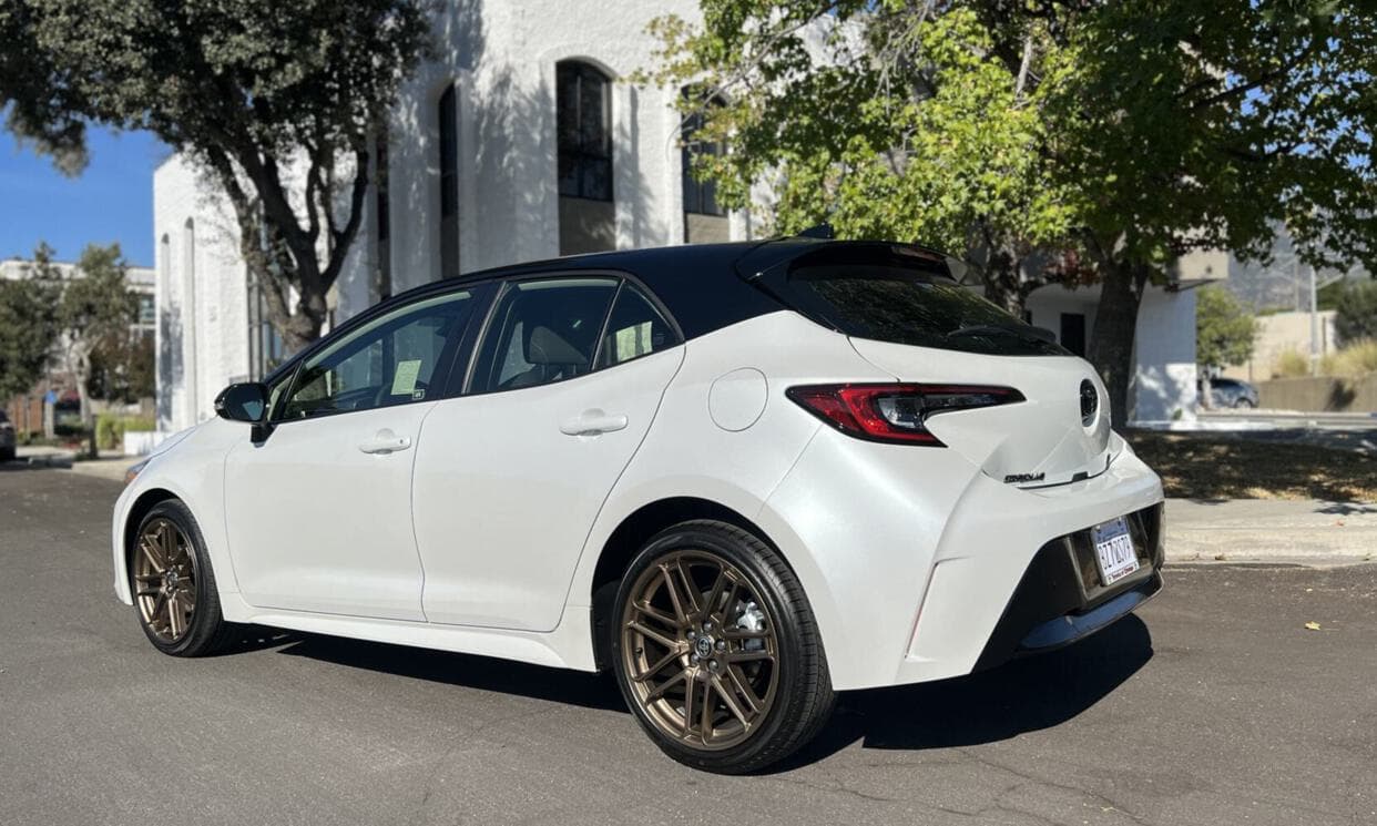 Picture of the car https://ppsphotos.s3.us-west-2.amazonaws.com/toyotaCorollaHatchback2024_5/image3.jpg